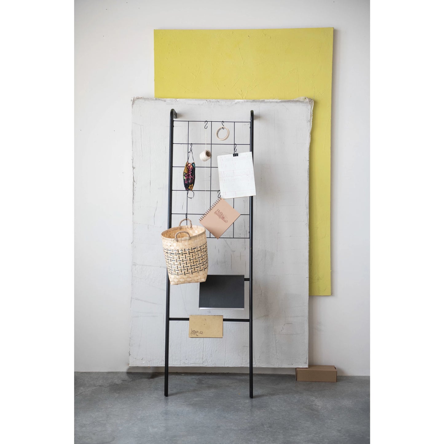 Decorative Wood Ladder with Metal Grid and 6 Hooks